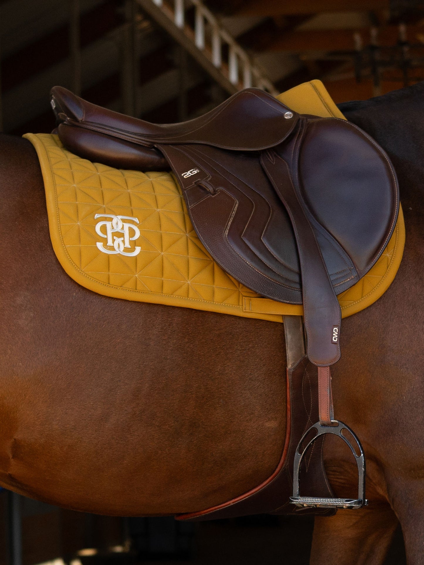 SP Diamond Quilt GOLDEN BROWN , Jump